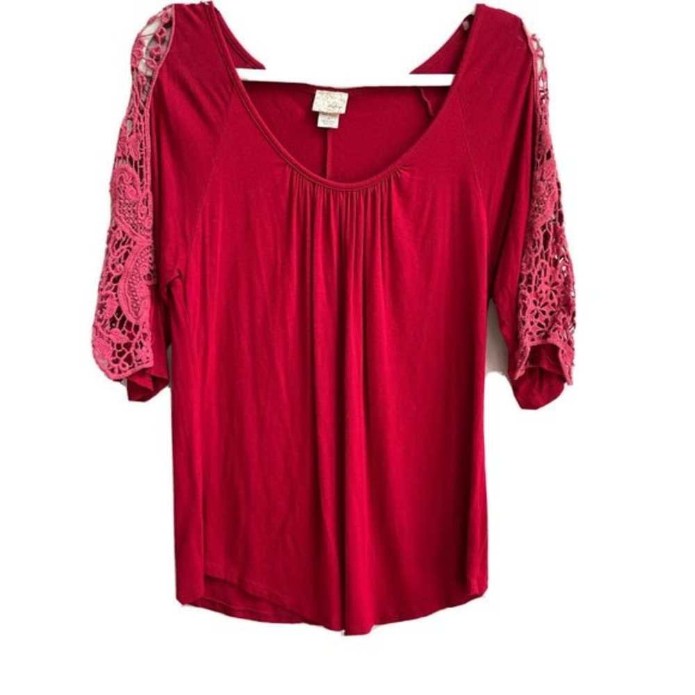 Daytrip Shirt Womens Small Lace Sleeve Shirt 3/4 Sleeve Round Neck Buckle S